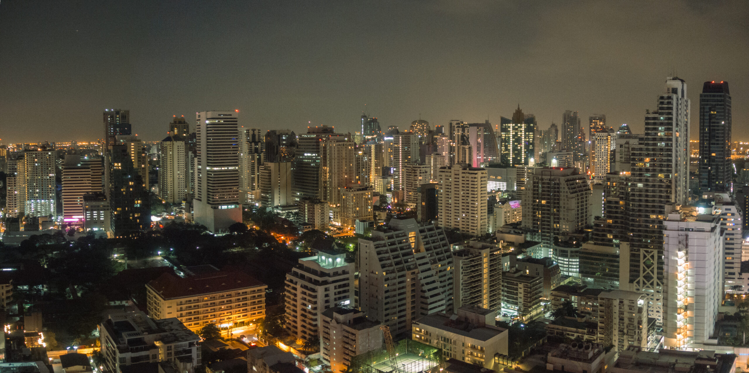 Chao Phraya bei Nacht