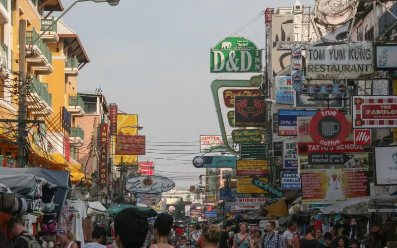Khao San Road Bangkok – Legende, Lärm und das echte Backpacker-Leben